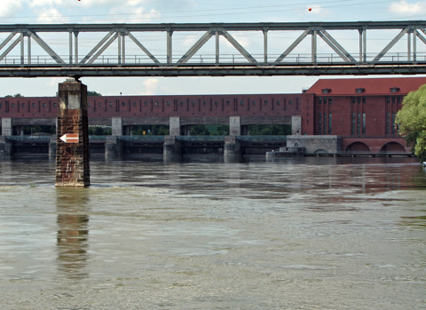 Donau - Kachlet-Staustufe