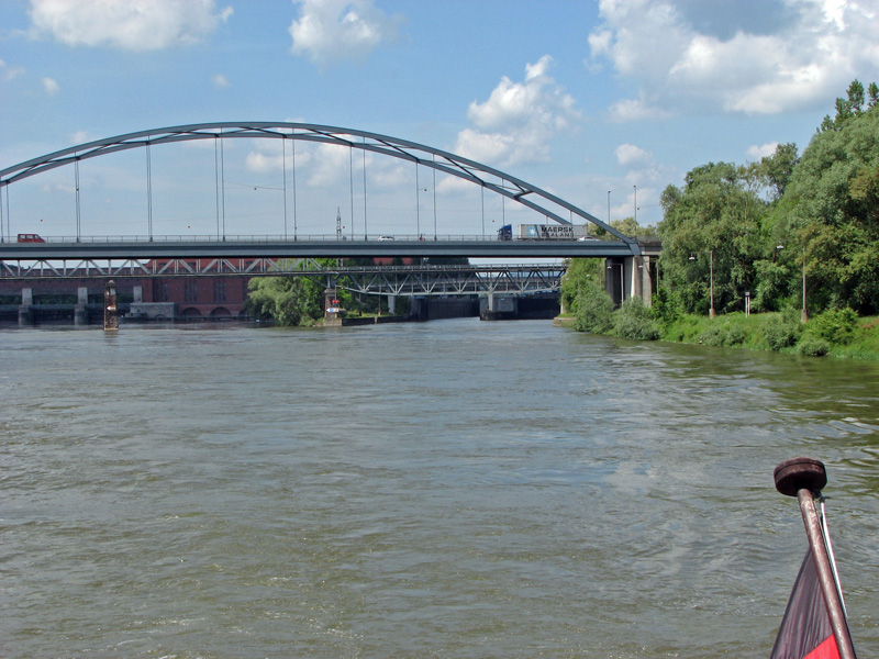 Donau - Kachlet-Staustufe