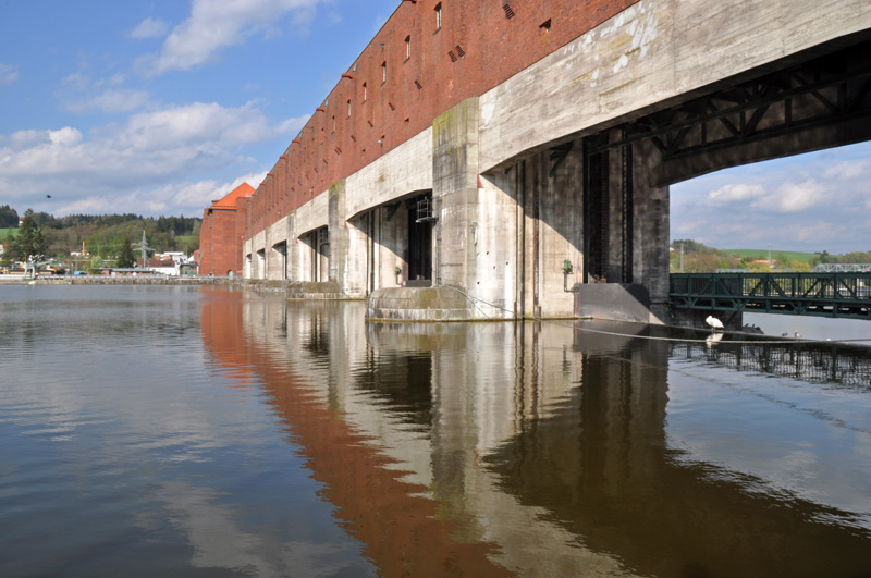 Donau - Kachlet-Staustufe