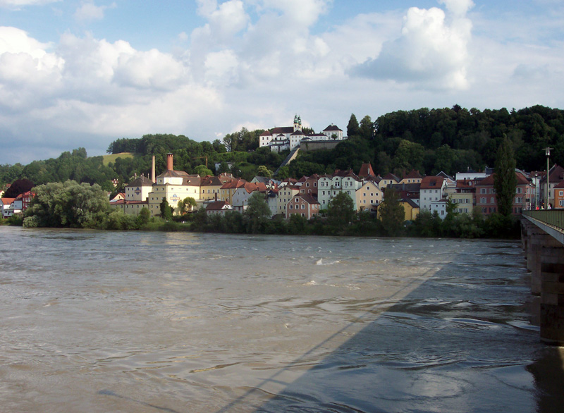 Donau - Kachlet-Staustufe