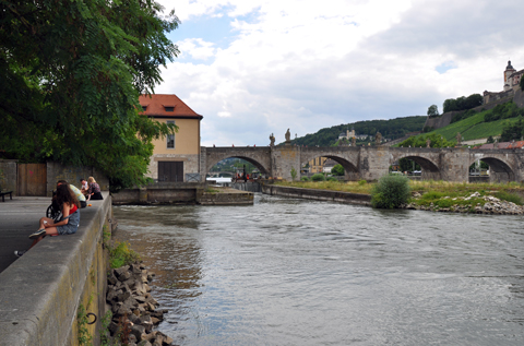 Main-Donau-Kanal - Schleuse/Staustufe Würzburg