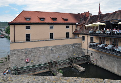 Main-Donau-Kanal - Schleuse/Staustufe Riedenburg