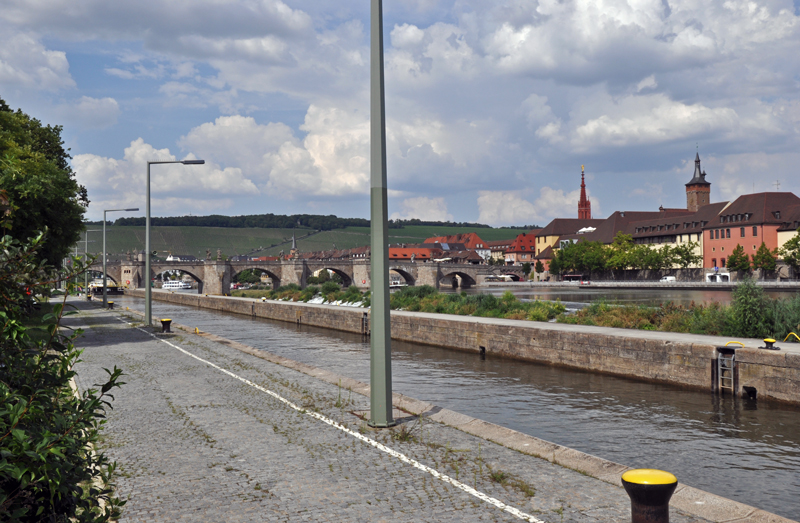 Staustufe/ Schleuse Würzburg - Main