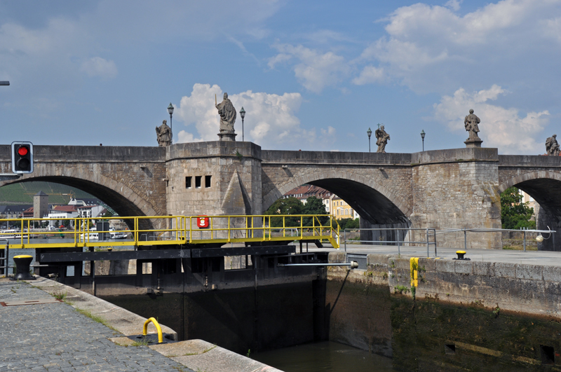 Staustufe/ Schleuse Würzburg - Main