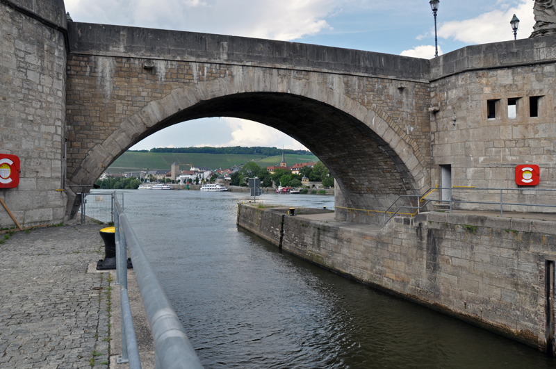 Staustufe/ Schleuse Würzburg - Main