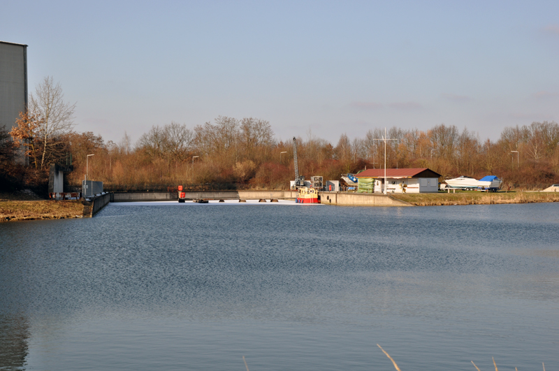 Schleuse Erlangen - Haltung