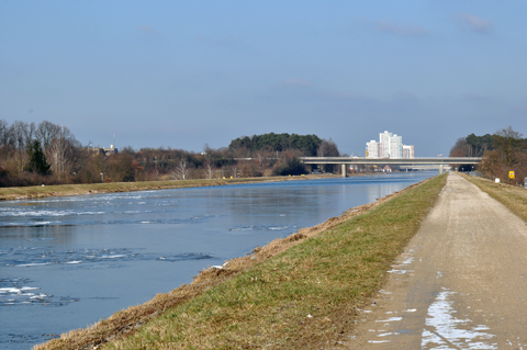 Main-Donau-Kanal - Schleuse Erlangen - Haltung