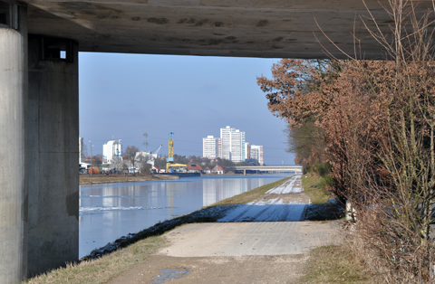 Main-Donau-Kanal - Schleuse Erlangen - Haltung