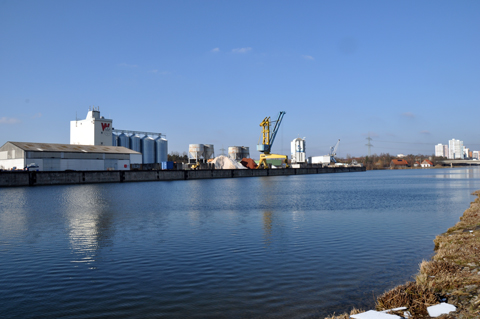 Main-Donau-Kanal - Schleuse Erlangen - Haltung