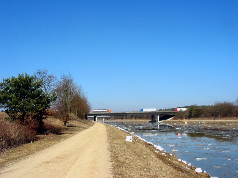 Schwarzach-Brücke, Neuses