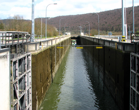 Main-Donau-Kanal - Schleuse / Staustufe Riedenburg