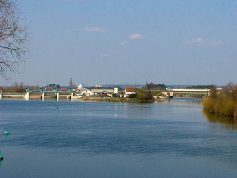 Schleuse Strullendorf - Brücke Neuses