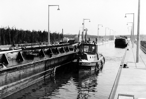 Main-Donau-Kanal - Schleuse Erlangen - Haltung