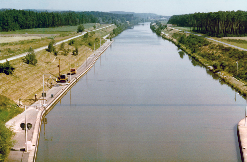 Main-Donau-Kanal - Schleuse Erlangen - Haltung