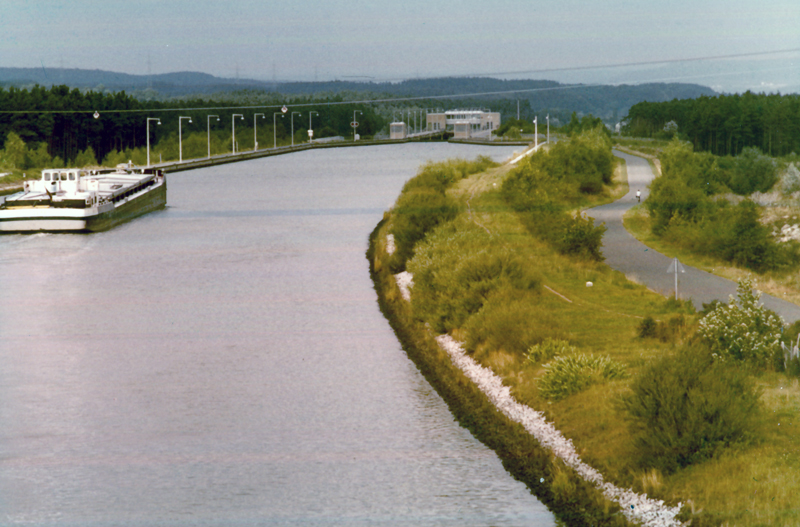 Main-Donau-Kanal - Schleuse Erlangen - Haltung