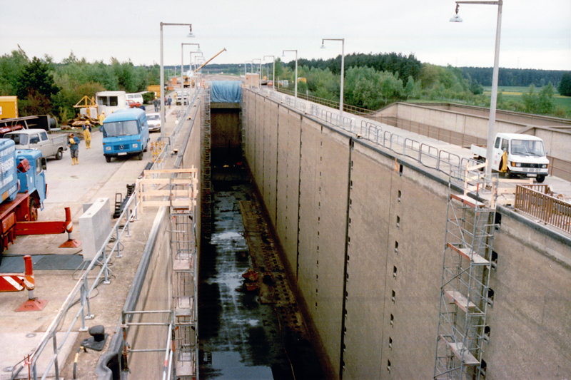 Main-Donau-Kanal - Schleuse Erlangen - Haltung