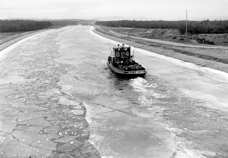 Main-Donau-Kanal - Schleuse Erlangen - Haltung