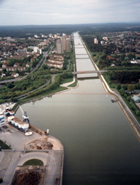 Main-Donau-Kanal - Schleuse Erlangen - Haltung