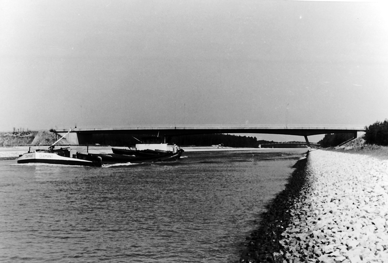 Main-Donau-Kanal - Schleuse Erlangen - Haltung