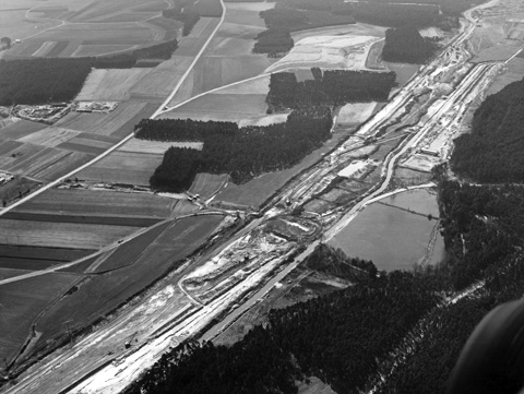 Main-Donau-Kanal - Schleuse Hausen - Haltung