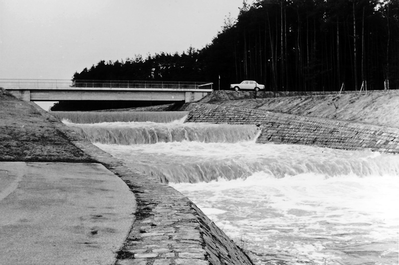 Main-Donau-Kanal - Schleuse Hausen - Haltung