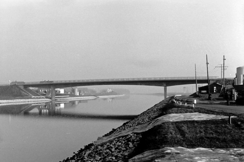 Main-Donau-Kanal - Schleuse Hausen - Haltung