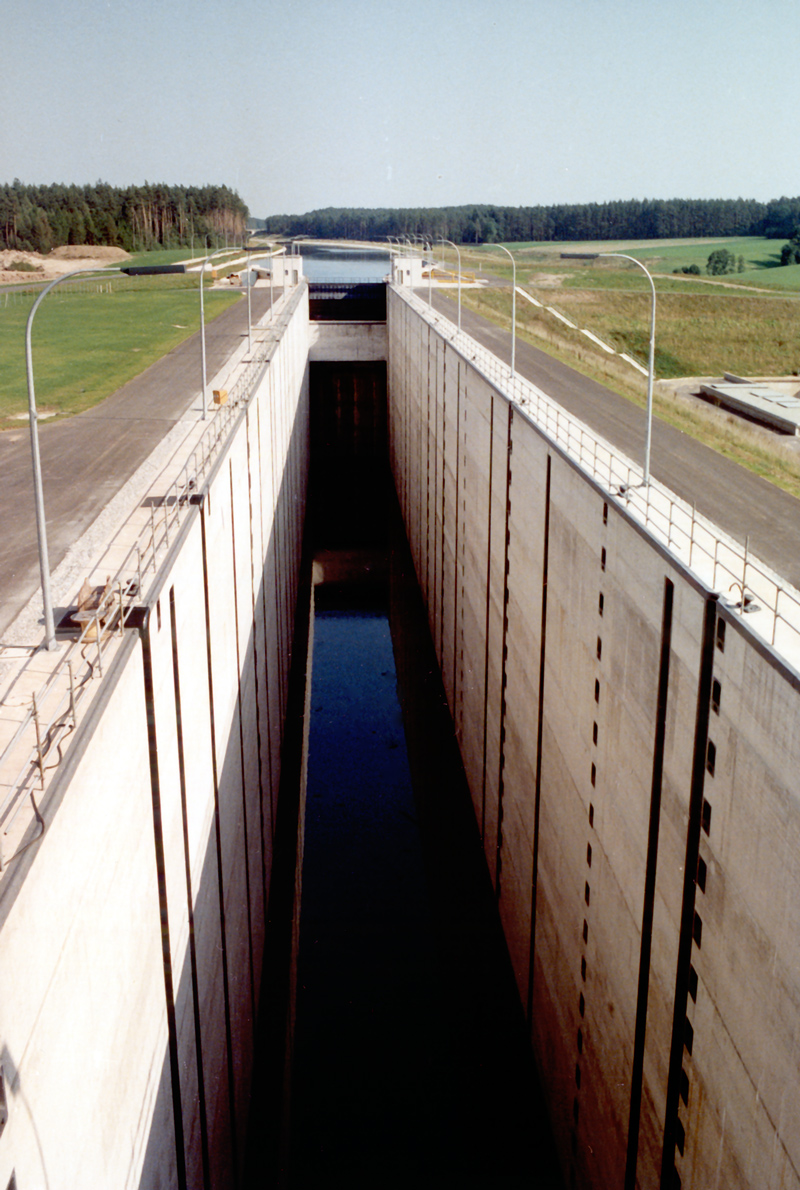 MAIN-DONAU-KANAL - SCHLEUSE HILPOLTSTEIN